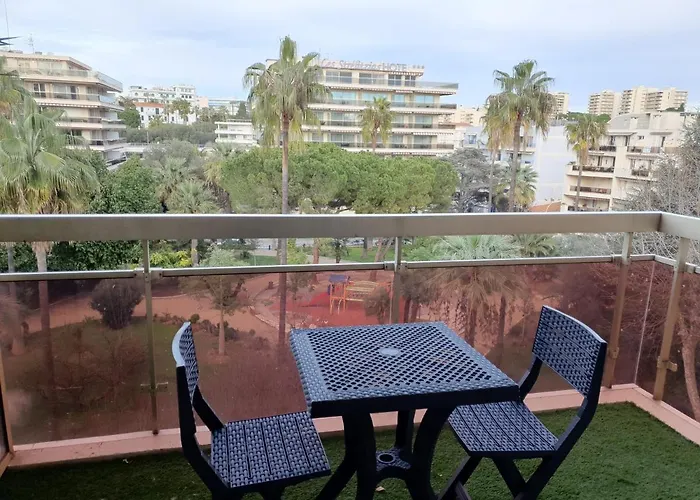Appartement 2 Pieces Meubles A Juan Les Pins
